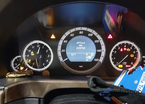 2011 Mercedes-Benz E 350 4Matic z USA, uszkodzony, nr VIN WDDHF8HB2BA325421